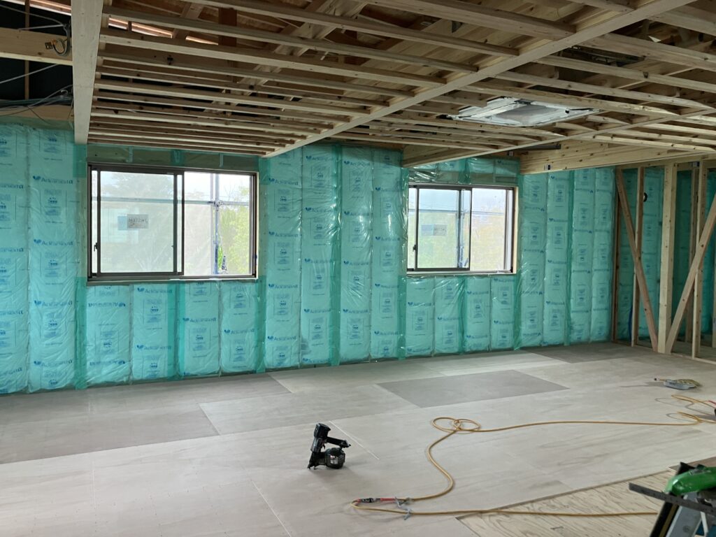 四日市市S学童保育所様新築工事　断熱材施工