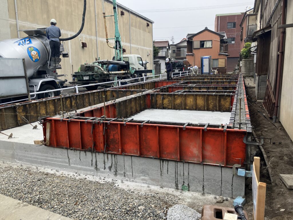 四日市市T学童保育所様新築工事（2期）　立ち上がりコンクリート打設