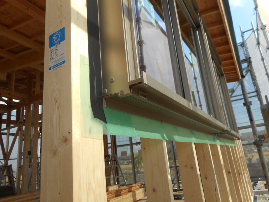 M様美容室新築工事　ｻｯｼ取付