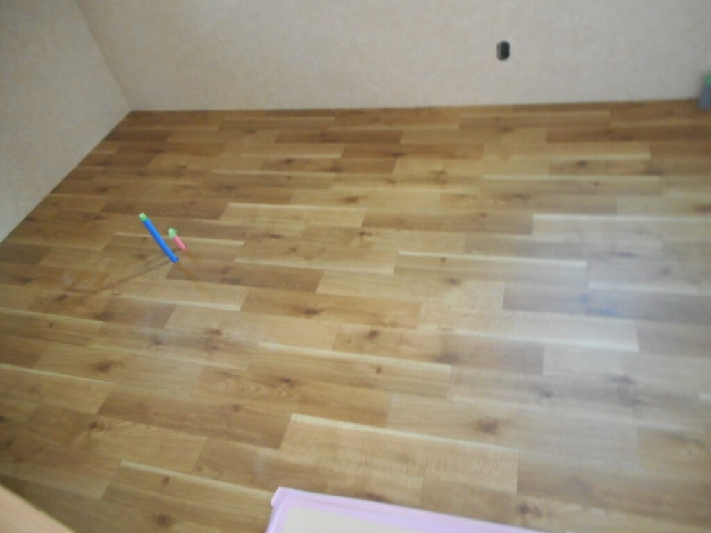 M様美容室新築工事　ｸｯｼｮﾝﾌﾛｱ・玄関ﾀｲﾙ張り