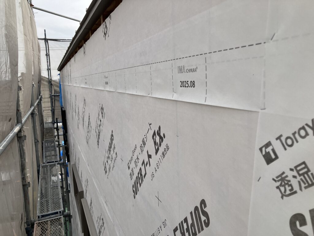 大井手モデルハウス新築工事　防水シート施工完了