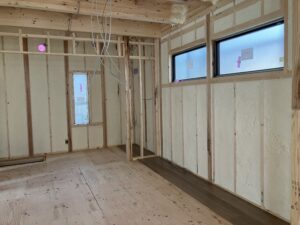大井手モデルハウス新築工事　断熱材施工完了