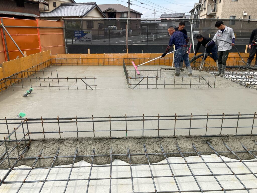 Kｸﾞﾙｰﾌﾟﾎｰﾑ新築工事　ベースコンクリート打設