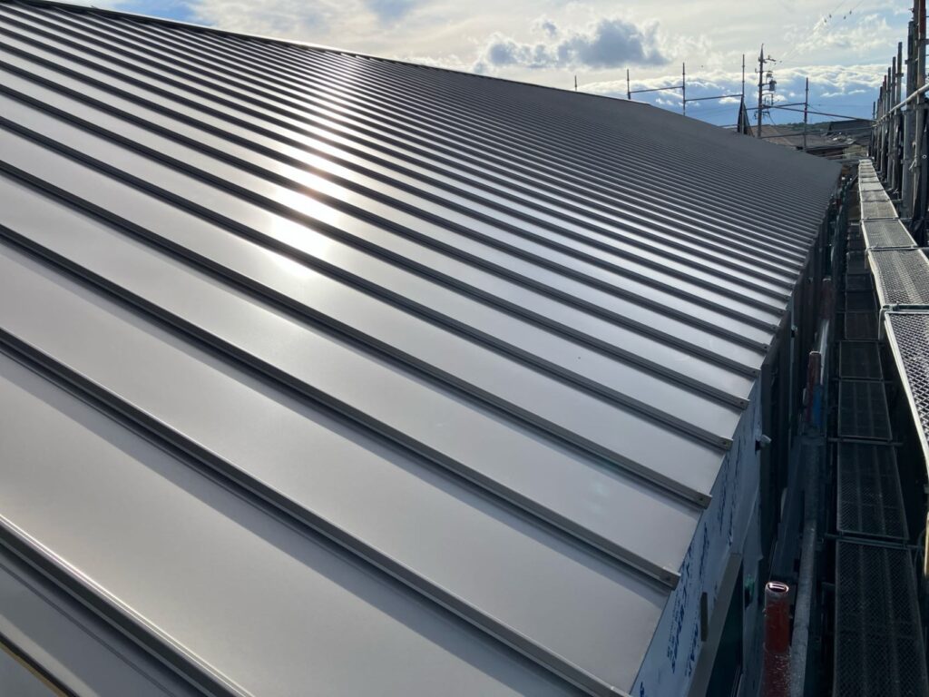 Kｸﾞﾙｰﾌﾟﾎｰﾑ新築工事　屋根施工